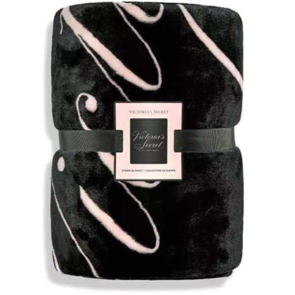 Victoria's Secret Bedding Nwt Victorias Secret Soft Sherpa Blanket